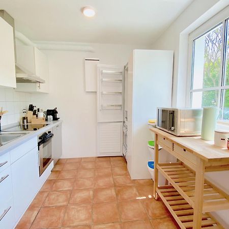 Snug Stays I 3 Zimmer Design Apartment Am See Mit Garten I Home Office I Highspeed Wifi Wessling Bagian luar foto