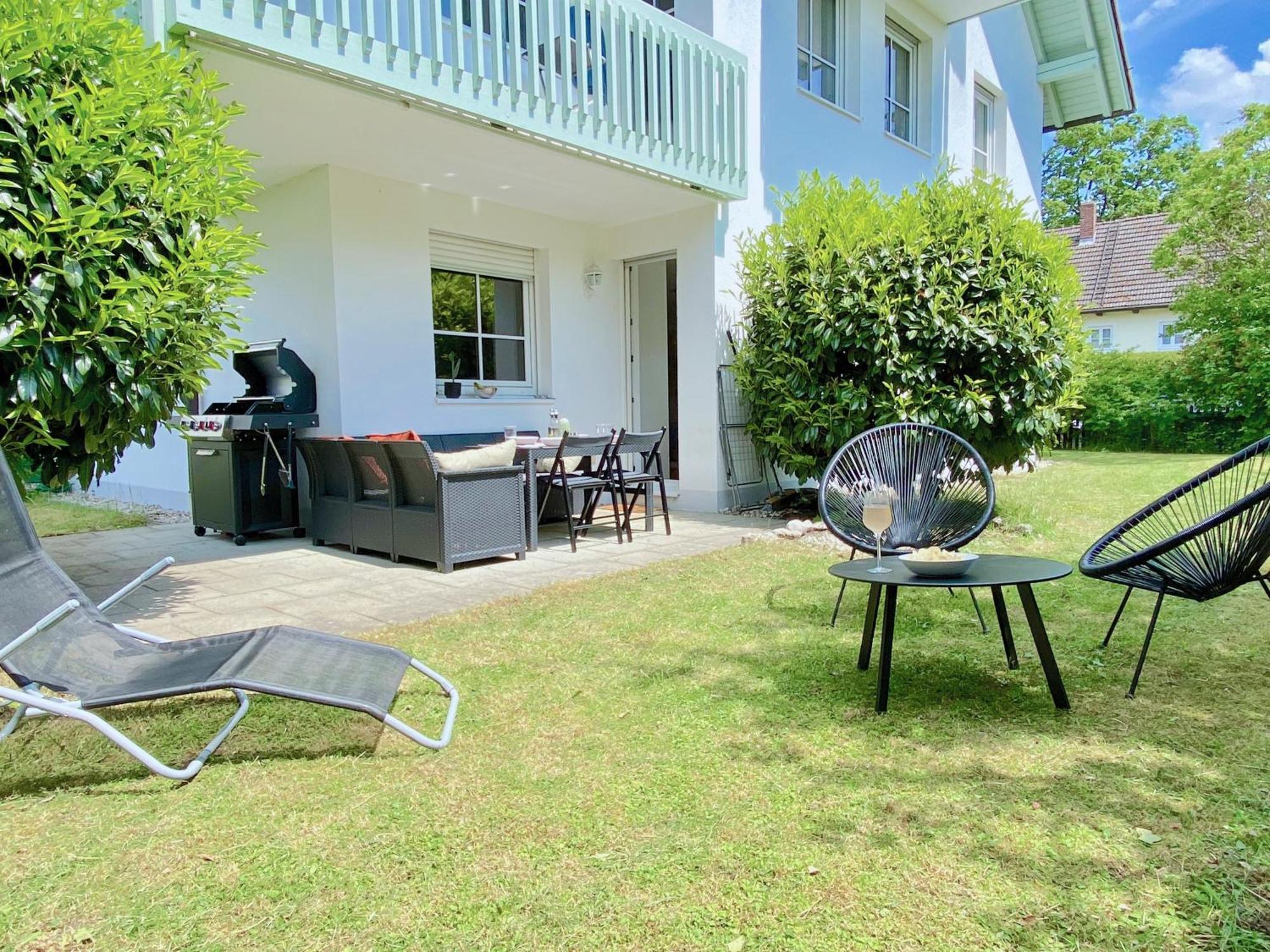Snug Stays I 3 Zimmer Design Apartment Am See Mit Garten I Home Office I Highspeed Wifi Wessling Bagian luar foto