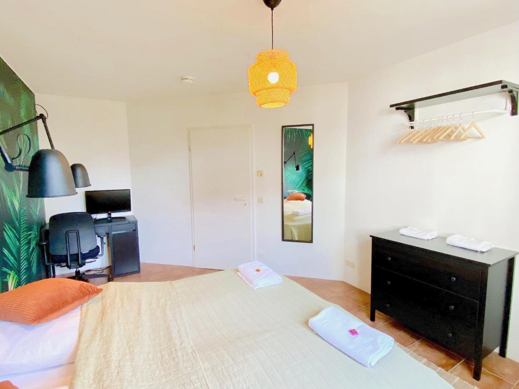 Snug Stays I 3 Zimmer Design Apartment Am See Mit Garten I Home Office I Highspeed Wifi Wessling Bagian luar foto